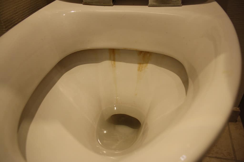 kalkrende toilet