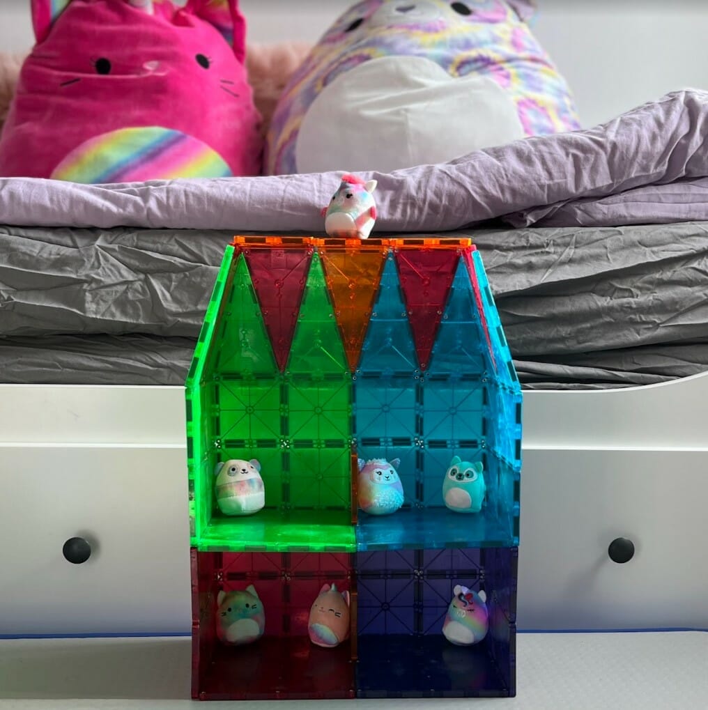 Squishmallows bor i magna tiles Squishmallows bor i magna tiles